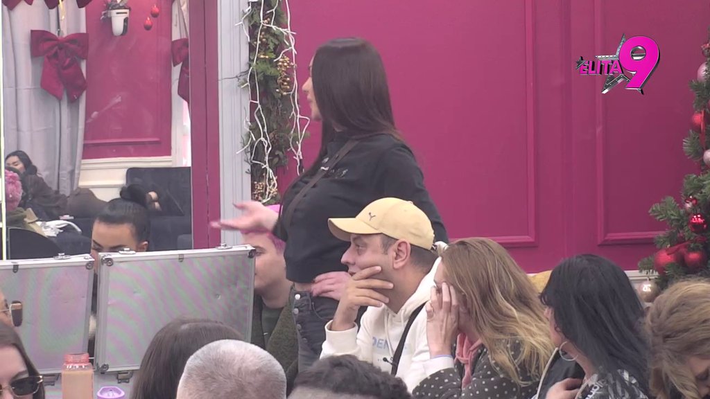 HTELA SI DA IMAŠ ODNOS SA POPOM?! Gagić srozao Dušicu do dna, ona se TRESE OD SUZA: KLOŠARI, SRAM VAS BILO! Luka je za srce ujeo (VIDEO)