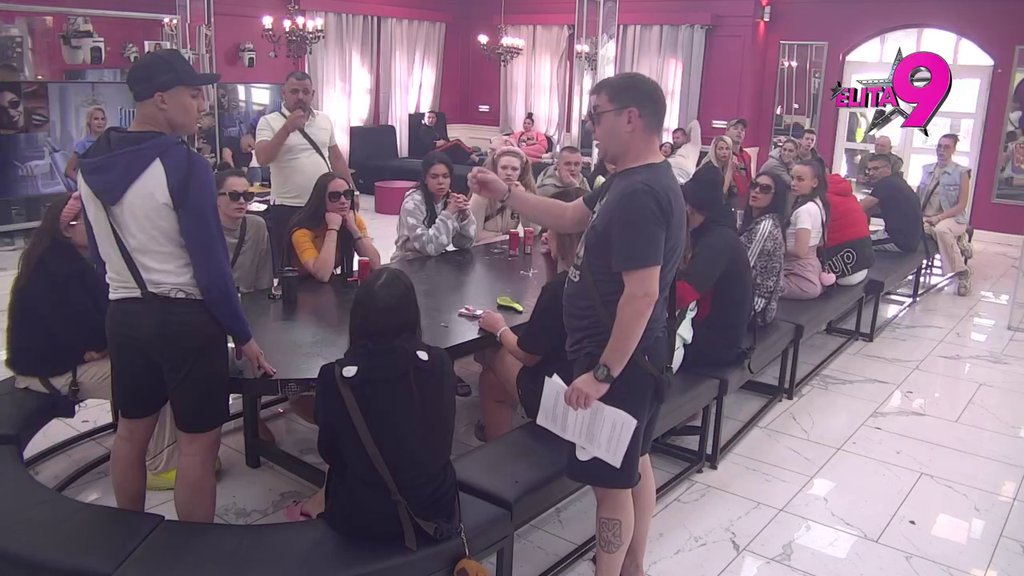 TVRDI DA NEMA KODEKSE: Bora ponizio Murata nakon pitanja da je muvao sve ostavljene devojke u Eliti (VIDEO)