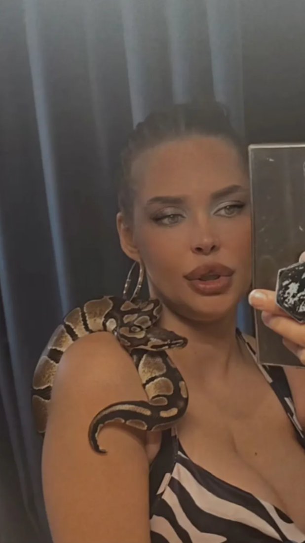 Šavija pokazala kako izgleda nakon operacija na licu zbog povreda: Kupila zmiju i drži je oko vrata (FOTO)