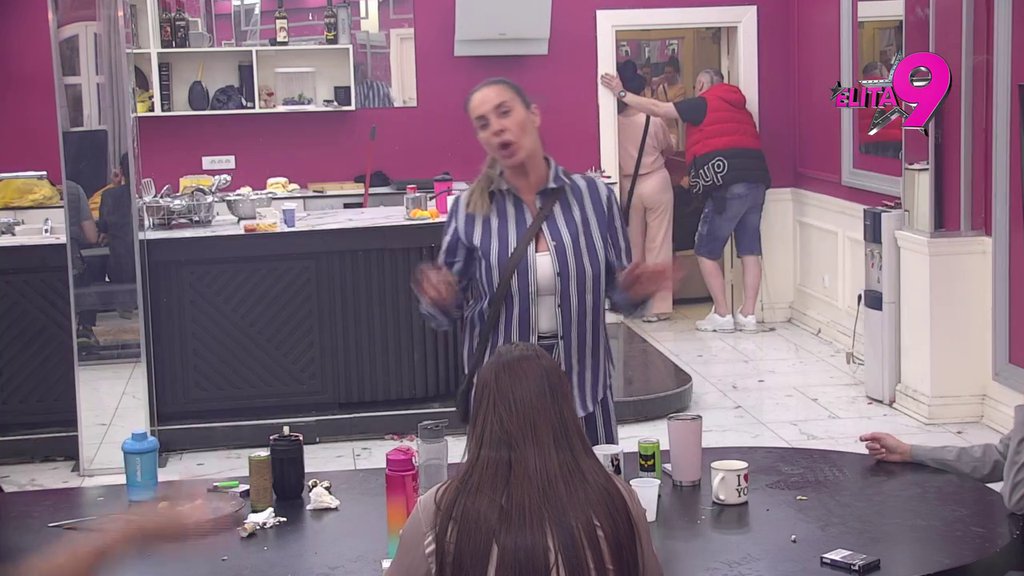 SKUPLJA MOJE OSTATKE: Aneli šokirana pretnjom koju je Anita rekla Luki, ubeđena da se on plaši nje (VIDEO)