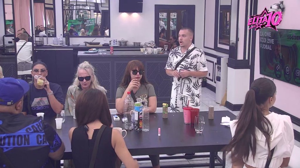 Seljački je uobražena: Dača žestoko opljuvao po Aneli, pa Sadra sve šokirala svojim odabirom najuobraženije osobe! (VIDEO)