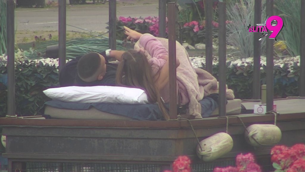 Rekord je oborila: Sarinoj mami će pozliti! Stojanovićeva priznala da je od dana zaljubljena i u Murata, pa se zavukli ispod jorgana (VIDEO)