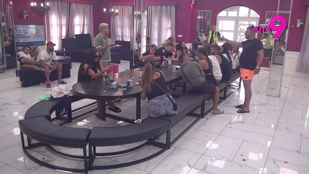 Borio sam se da budeš bolja vezija sebe: Uroš digao ruke od Bore Santane, stavio tačku na svoje emocije! (VIDEO)
