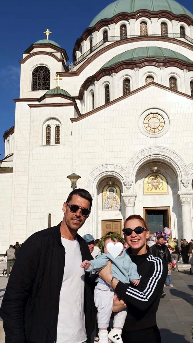 OVAKO SU DOMAĆE ZVEZDE OBELEŽILE VRBICU! Poznati Srbin u 5. deceniji dobio sina, a sad ga odveo u crkvu: Milica slavi bez partnera, a glumica SVOJE TROJE DECE počastila šećernom vunom (FOTO)