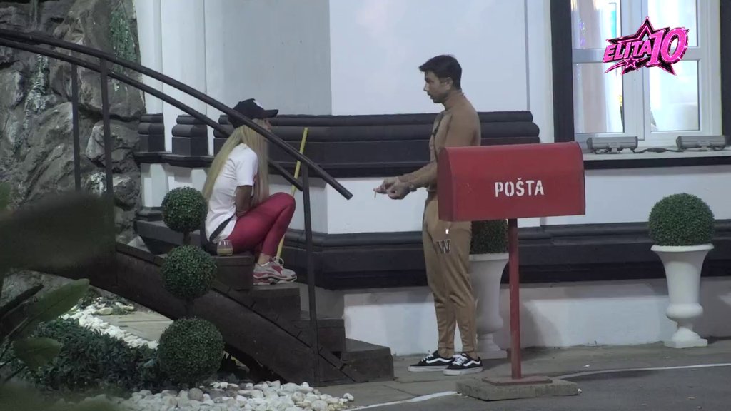 Kao da sam 10 godina bila sa tobom: Aneli preko glave da se nateže sa Đukićem, nikako ne nalaze zajednički jezik! (VIDEO)