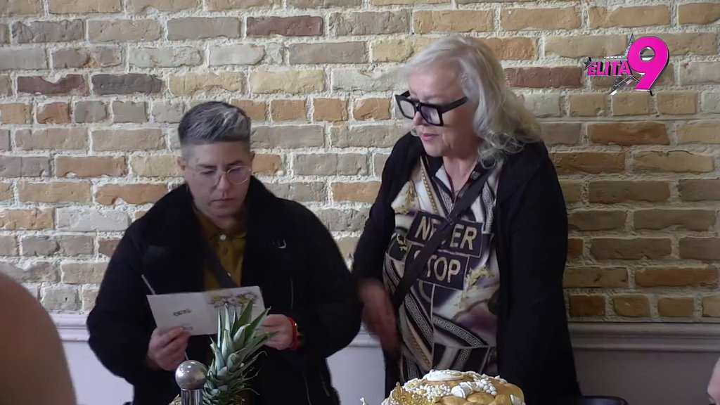 Hvala na svim humanitarnim akcijama za nas: Zorici se javno obratila deca iz Zvečanske, pola estrade čestitalo pevačici slavu - Na spisku Zorica i Kemiš, Vesna Zmijanac... (VIDEO)