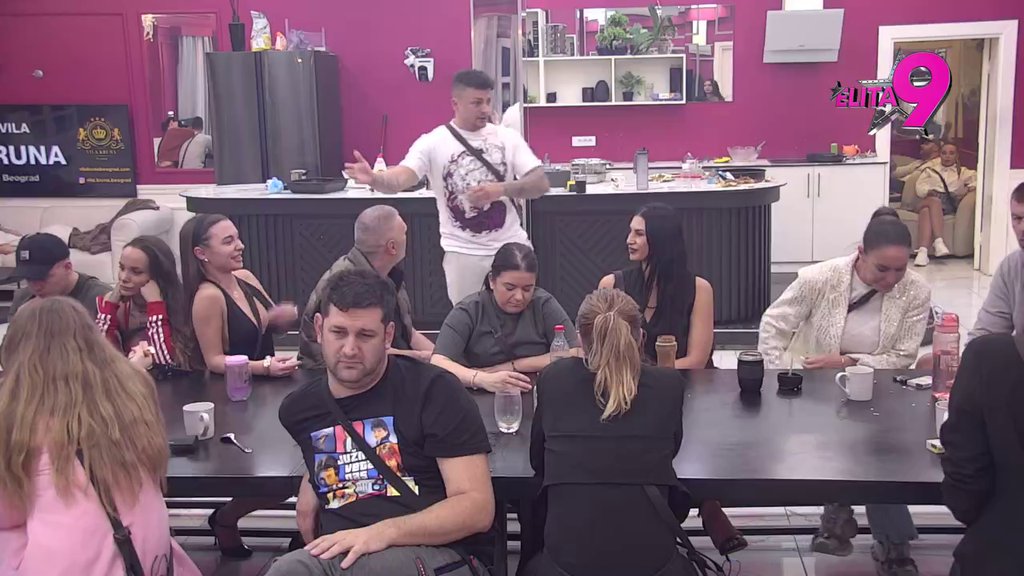 Kupili cimere: Sare i Sale takmičarima Elite postali omiljeni par u Beloj kući! (VIDEO)