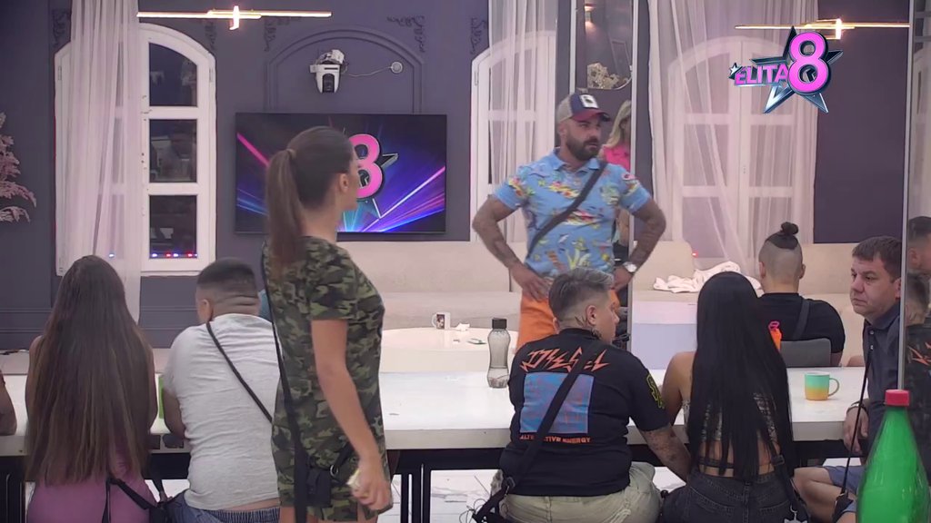 Ena Čolić na udaru: Kačavenda i Aneli udružile snage i žestoko nagazile ljutu suparku, haos u najavi! (VIDEO)