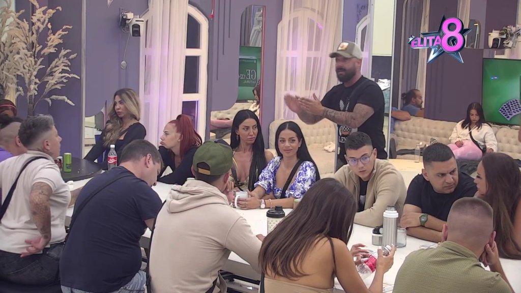 KAKO JE NIJE SRAMOTA DA UZIMA POKLONE OD MOG OCA: Sandra zavrtela priču o poznanstvu Luke i njenog muža, on podivljao za stolom!(VIDEO)