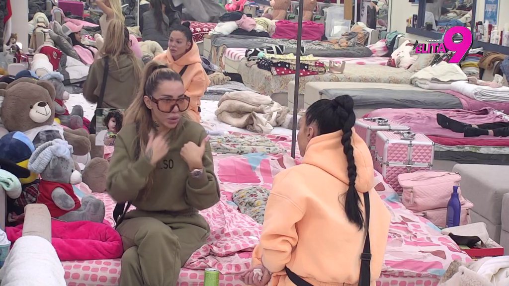 KAO NAJBOLJE DRUGARICE! Maja se žalila Aneli na Filipa: Nikad ovo nisam doživela! (VIDEO)