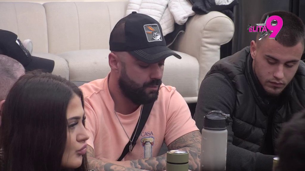 Aneli grca u suzama! Asmin žestoko ponizio Aneli nakon vrele noći sa njom, Luka pobesneo kad je video scene iz hotela: Je*aću im mater budu li... (VIDEO)