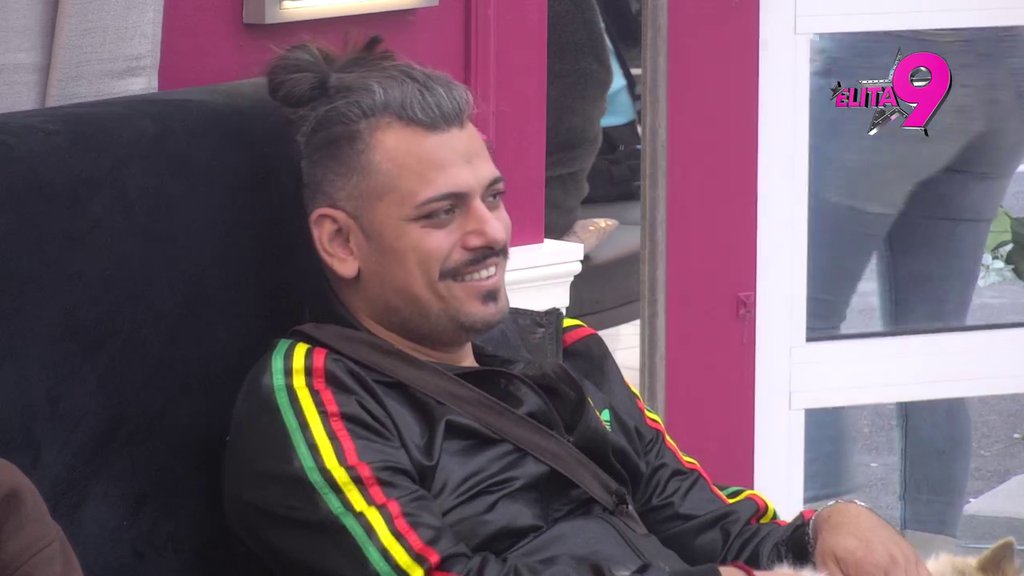 Jedna se otegla, druga se protegla: Bora bacio oko na drugu cimerku, izjavio joj svoje simpatije!  (VIDEO)