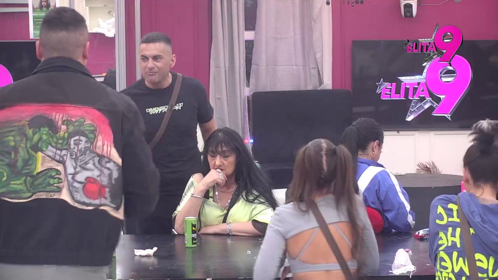 BUKTI RAT! Terza i Bebica BRUTALNO zaratili, uvrede se samo nižu, netrpeljivost rapidno raste! (VIDEO)