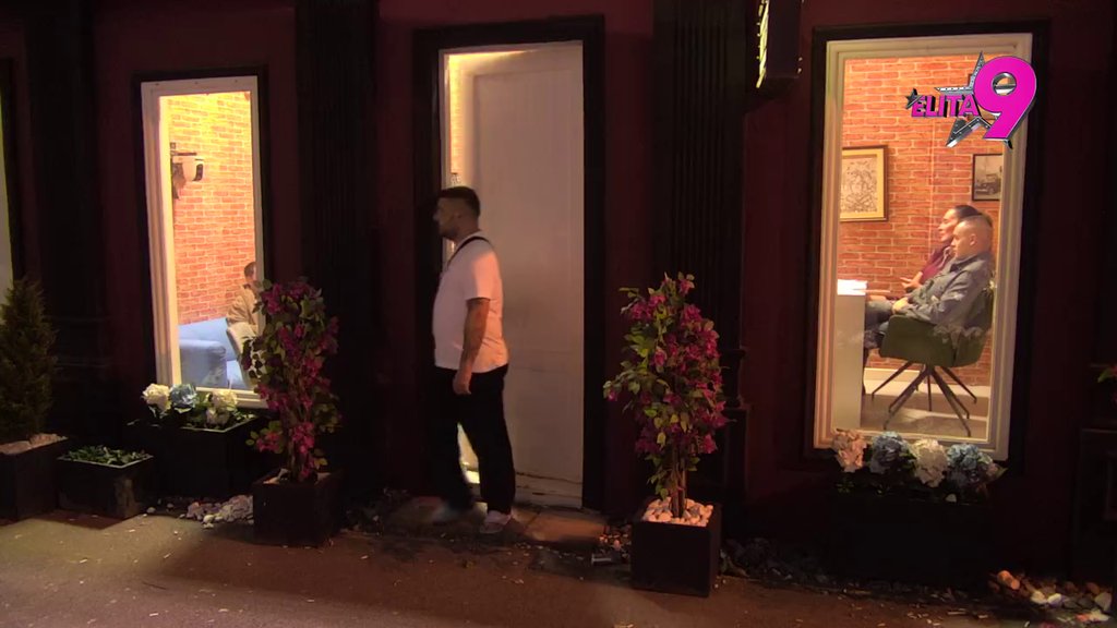 Ivan rešio sve učesnike da IZUJE IZ CIPELA, Asmin uleteo u radio KAO FURIJA! (VIDEO)