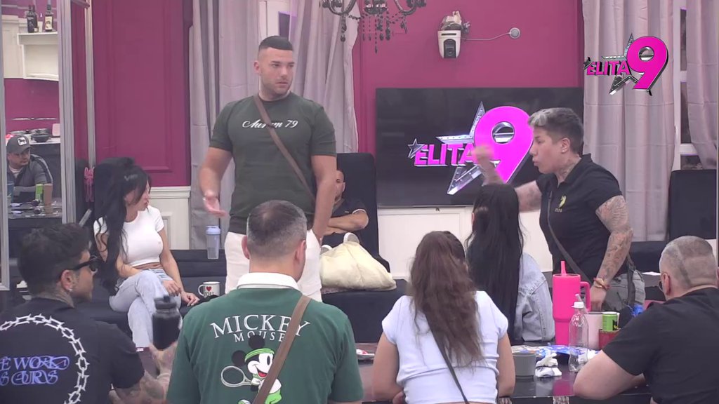 MENE JE ANGELINA VOLELA: Matora progovorila o odnosu sa Anitinom majkom, otkrila zbog čega smatra da je Anđelo prevarant, pa DOVELA Luku i bivšu do tačke pucanja jednim komentarom (VIDEO)