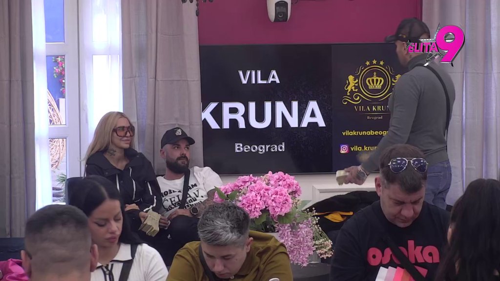 Rivalku kaznio, snajku nagradio! Maju spustio malim budžetom, a onda Aneli nahvalio: Nasekirala si mi prijatelja, glava me je bolela! (VIDEO)
