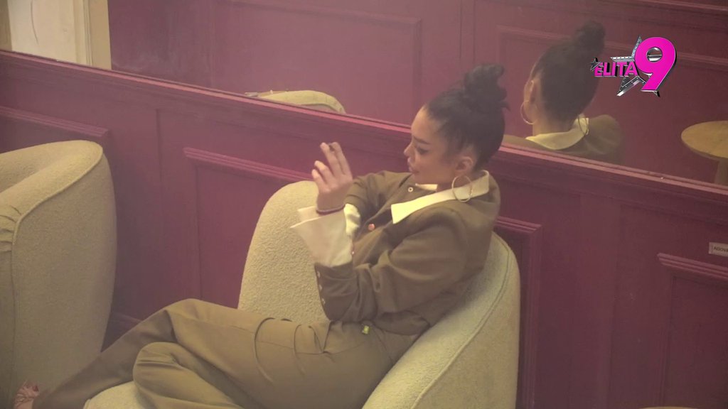 Treba žene da vežu kerove, a ona daje kerovima da pojedu njenu macu: Janjuš demolirao, ali bukvalno, Maju Marinković, ismejao je pred svima (VIDEO)