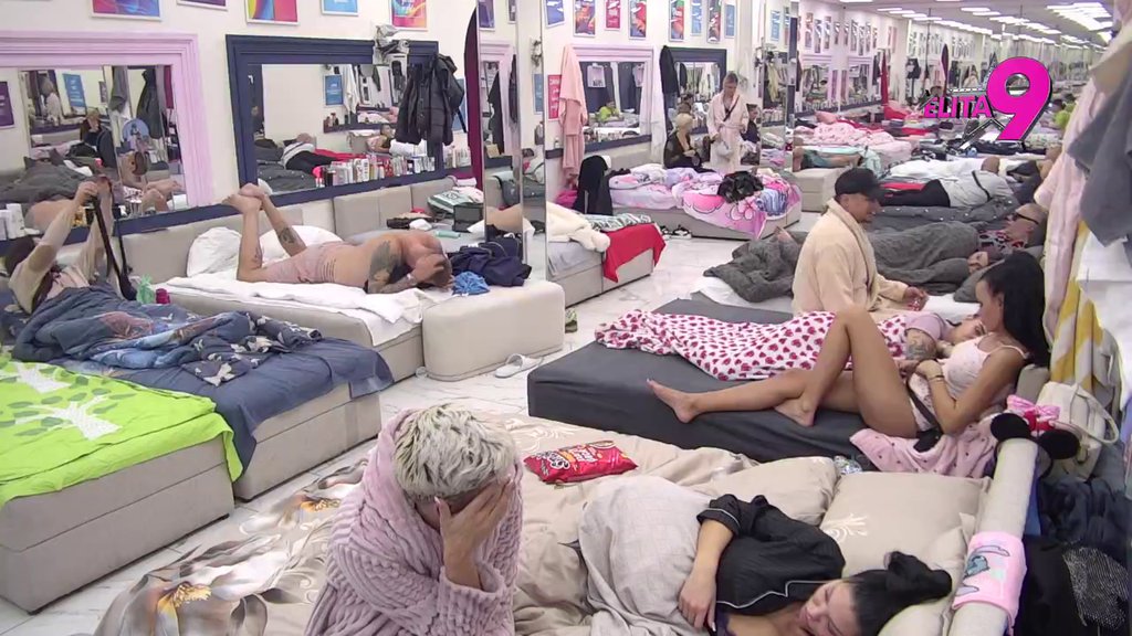 Ti si najveći blam: Terza iz petnih žila urla na Minu, haos u spavaćoj sobi! (VIDEO)