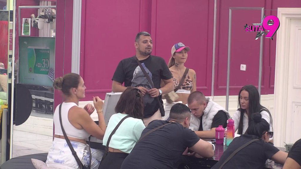 Ne može dalje od ovoga: Aneli dala Đukiću srednji budžet, a Sandri, sa kojom je on bio intiman VELIKI budžet! Blam! (VIDEO)