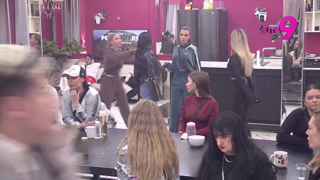 SUDAR TITANA! Maja i Anita oči u oči: Marinkovićeva bez zadrške udarila na Anitinu drugaricu, Asmin izneo svoja saznanja (VIDEO)