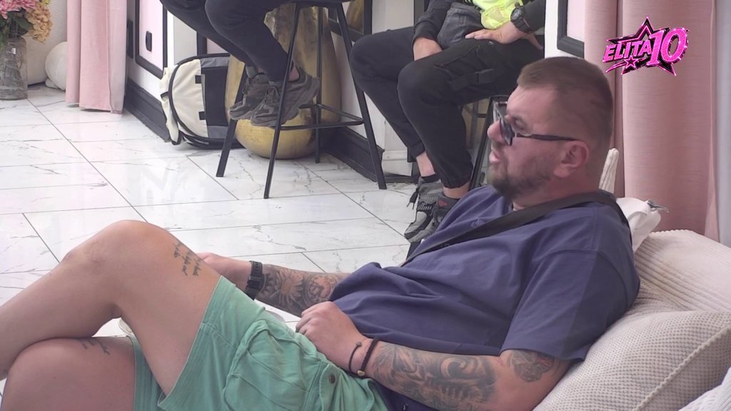 IZGLEDA DA MI JE PODMETNULA ČORBU! Filip Car ozvaničio vezu sa Aneli, pa stavio tačku na prijateljstvo sa Janjušem (VIDEO)