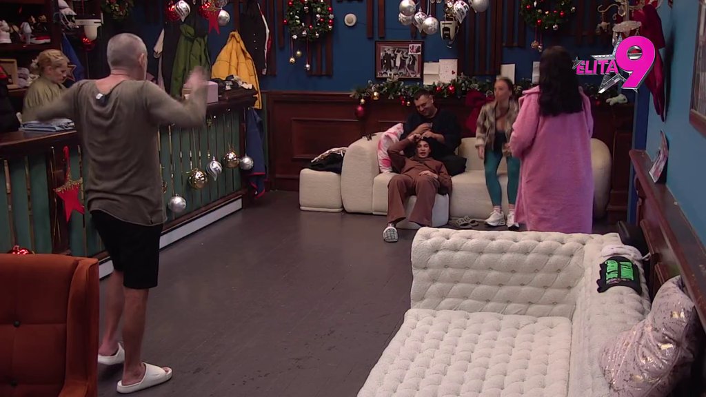 Otkad se pomirila s Bebicom, totalno se uobrazila: Teodora do juče nije izbijala iz Paba, a sad već ponižava sve redom u njemu! (VIDEO)