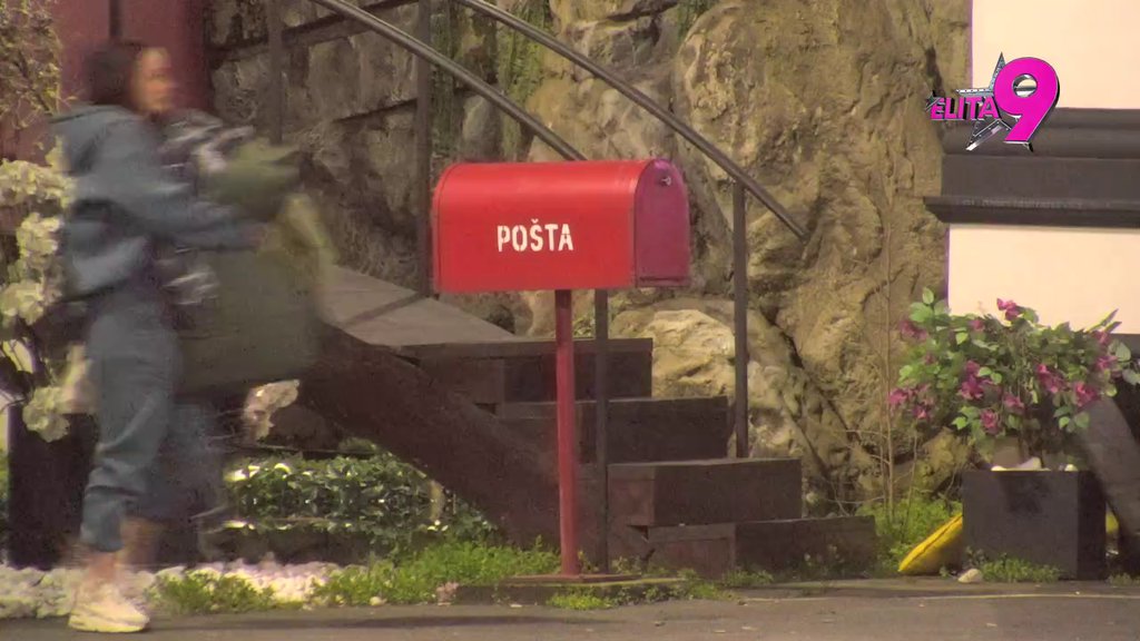 KREĆE TRKA! Prodavnica je otvorena, evo ko je prvi pojurio u kupovinu! (VIDEO)