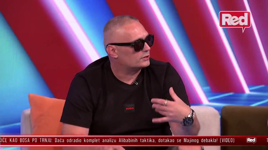 NAJNOVIJI SKANDALOZNI DETALJI! Sale Luks rešeta informacijama o prošlosti Dušice Đokić! Šok prepiske u njegovom telefonu: KLIJENTE JE OPIJALA... (VIDEO)
