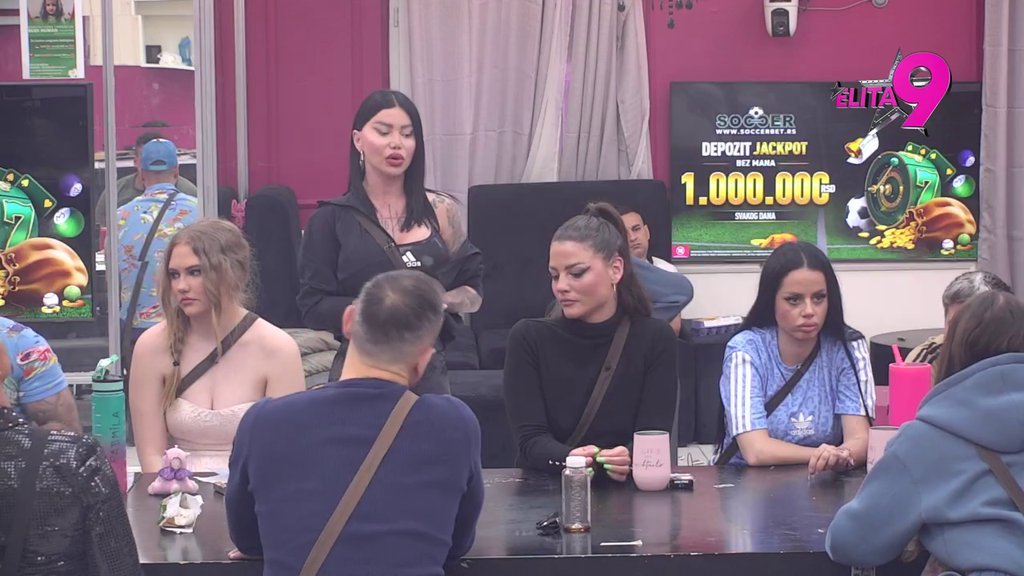 PREKO OVOGA JOJ NE PRELAZI: Matora priznala da Sandri zamera jednu stvar, pa preko nje krenula da se obračuna sa BIVŠIM PRIJATELJIMA (VIDEO)