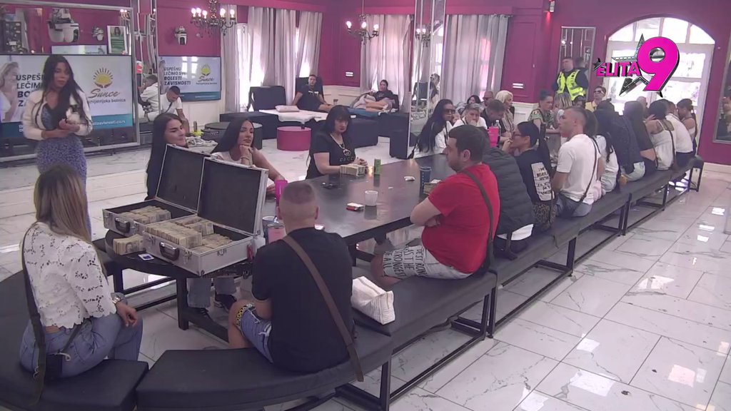 Nisam verovala da ću to ikad reći... Sofija dala veliki budžet Aneli Ahmić, SVI U ŠOKU! (VIDEO)