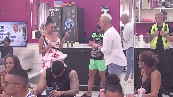 Karambol u Eliti: Alibaba se kune i laže da nije flertovao sa Anitom, Maja mu odmah uzvratila udarac! (VIDEO)