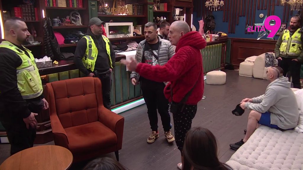 Ratno stanje u Mićinom pabu: Aneli i Bora sami protiv svih! Obezbeđenje sa svih strana, tenzija dostigla vrhunac (VIDEO)