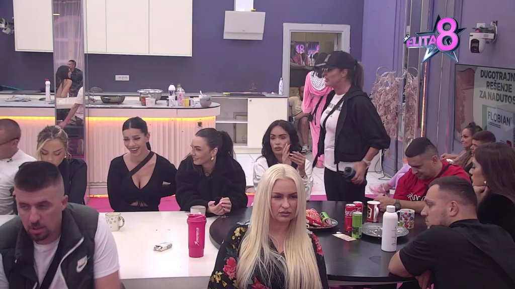 Pljušte uvrede na sve strane: Kačavenda i Ivan na ivici pucanja, ona mu poručila: Žao mi je što ovde nema ring! (VIDEO)