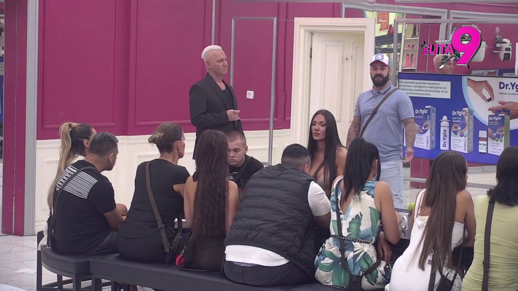 ONA JE ŽIVOTNI GUBITNIK! Luka izrešetao Aneli komentarima na račun njene podele budžeta, ona ga optužila da joj je napravio problem zbog tvrdnje da je ilegalno prelazila granicu sa Norom! (VIDEO)