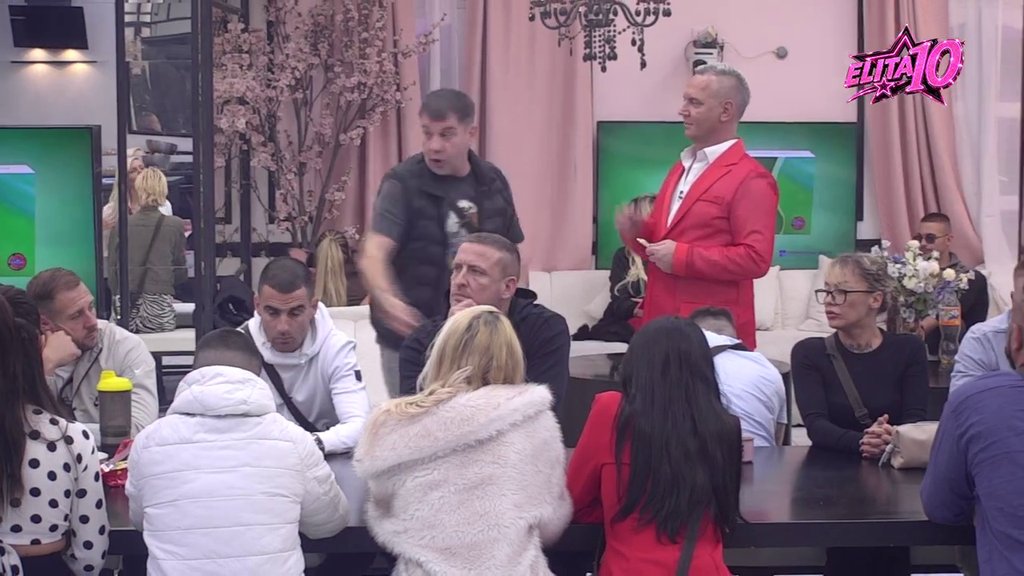 Brani je svim silama: Janjuš stao u zaštitu Sandrinog morala, Ivan ga uverava da je obnevideo od ljubavi! (VIDEO)