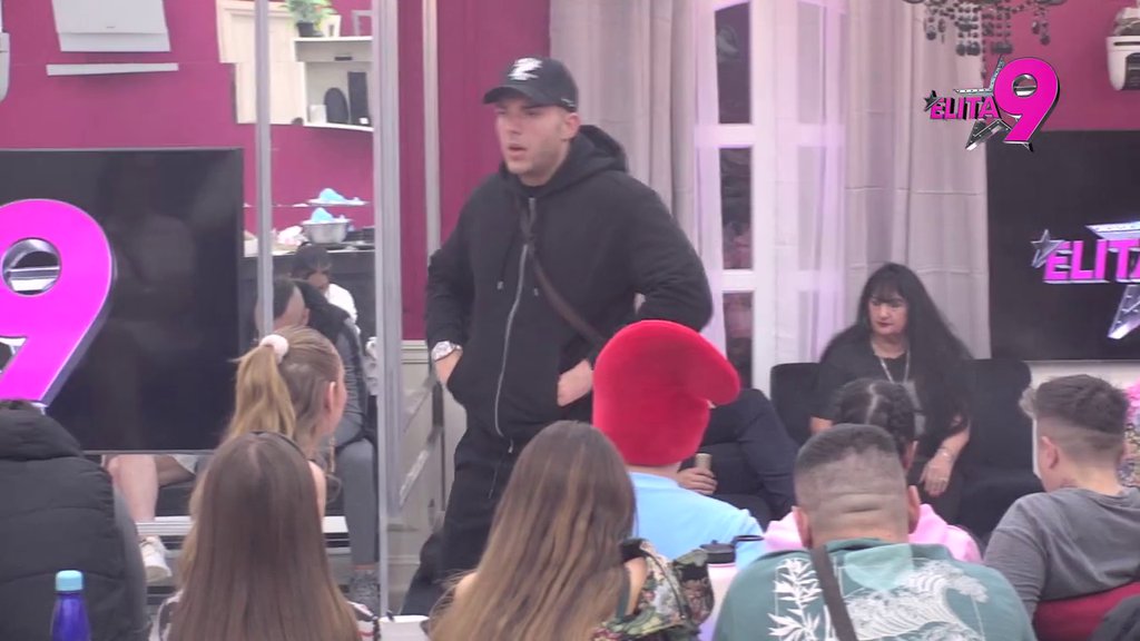 Isplivalo Zoričino dupljaštvo! Anđelo je saterao u ćošak u samo par koraka, ona pokušala da se opere: Kod njega je sve fejk, kao i Anita! (VIDEO)