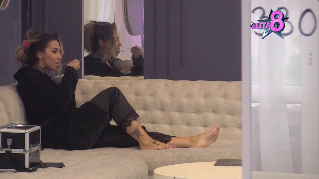 PRESEO MU DORUČAK ZBOG NJE: Aneli podivljala zbog komunikacije sa Slađom Poršelinom, izdala mu POSLEDNJU opomenu pred isključenje! (VIDEO)