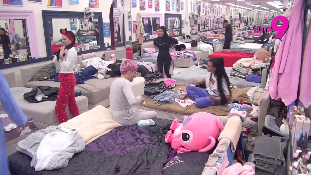 Kako si namazana, čistiš sebi put: Uroš nikad brže provalio Anelinu taktiku, ona počela da spaja Maju i Đukića! (VIDEO)