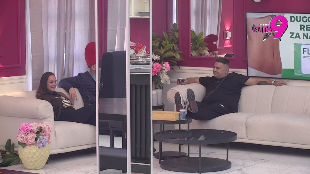 Ovo je između mene i tebe, nisam ni Asminu rekao... Teodora ubeđena da Maji odgovara priča sa Durdžićem, Dača razvezao jezik (VIDEO)