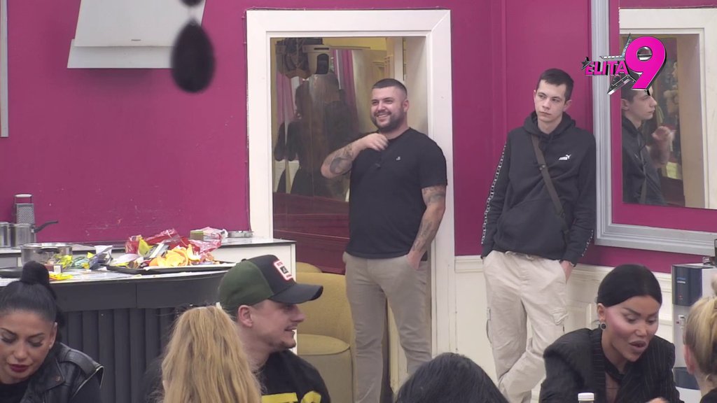 Jedva dočekao priliku da je napljuje: Anđelo likuje nad padom Milene Kačavende, vratio joj sve milo za drago! (VIDEO)