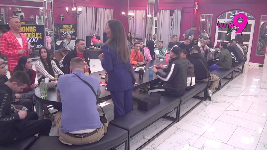 Ne štedi reči! Kačavenda progovorila o pijanom teturanju, Ivan urnisao Aneli i Anđela (VIDEO)