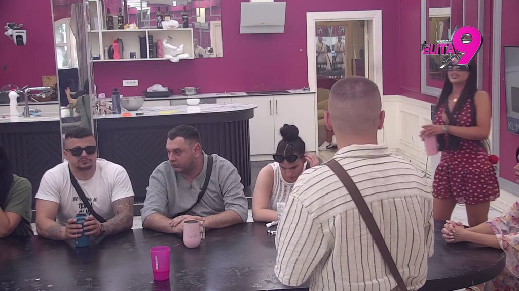 TI SI NAJDVOLIČNIJA OSOBA: Dača duboko udahnuo, pa detaljni opisao zbog čega je Sofija primer lošeg čoveka: SUJETNA SI ZBOG STANIJE! (VIDEO)