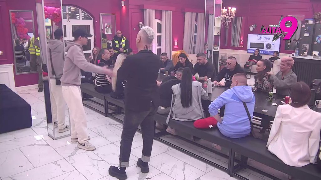 Urlikanje umalo slomilo prozore! Totalni razor Ahmića! Nerio i Aneli dreče jedno na drugo: Ova žena i moja ćerka su mi najpreče na svetu (VIDEO)