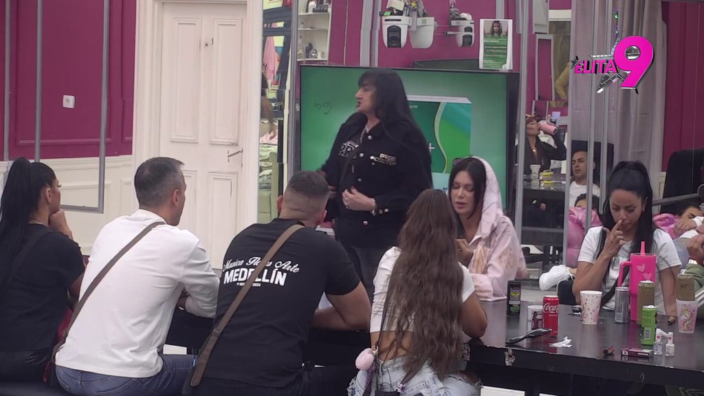Ovo je čekao celu noć: Ivan nasmejao sve svojim izlaganjem na engleskom jeziku, pa se u svom stilu obrušio na Anđela (VIDEO)
