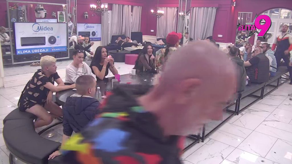 Ovo je organizovani kriminal: Mina unakazila Sofiju i njenu majku Brankicu! Janićijevićeva bez trunke srama počela da se podsmeva njenoj traumi (VIDEO)