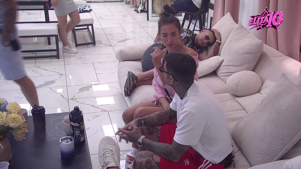 Rešila da istera sve na čistac: Laura sasula Đukiću sve u lice, on otvorio mogućnost za ulazak u vezu! (VIDEO)