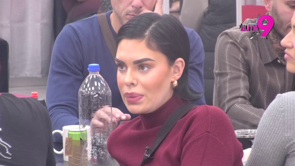 Odsvirao kraj: Terza rešio da Mini okrene leđa kad joj je najpotrebniji, ona umalo završila u suzama! (VIDEO)