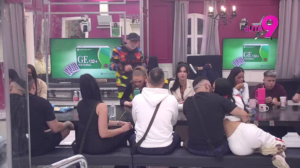 Lepi Mića stao na Stanijinu stranu, a Alibabu žestoko ismejao: Stanija je prva starleta, a ti si prvi starletan (VIDEO)