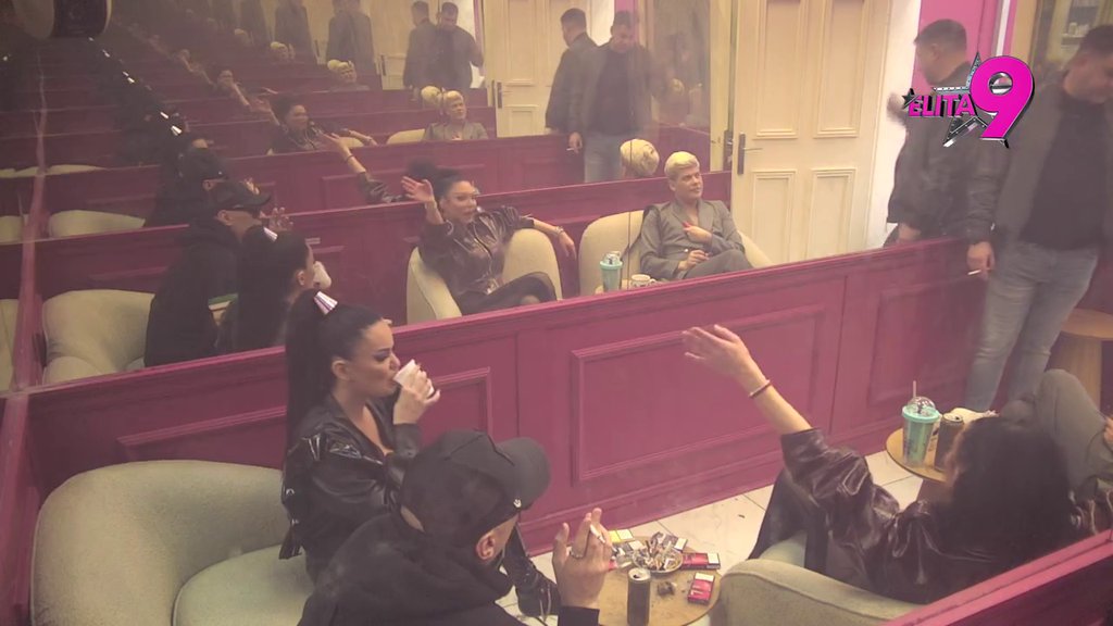 Za njih je kupanje obred: Ivan ne dolazi sebi od Bebičinog smrada, otkrio da Teodora i on uopšte ne peru stvari! (VIDEO)