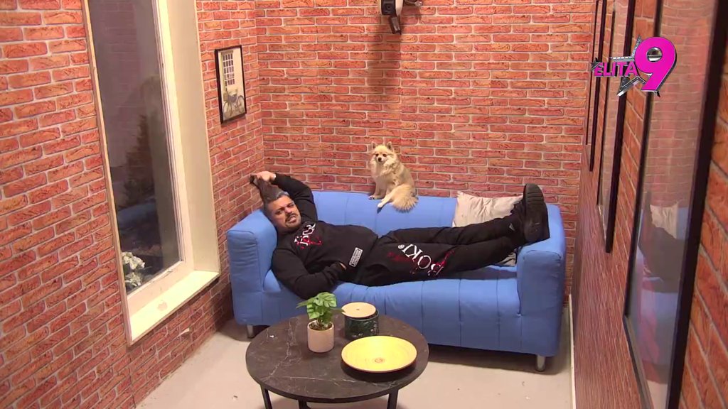 Preterano sit svega: Bora Santana odsvirao kraj sa Anastasijom (VIDEO)